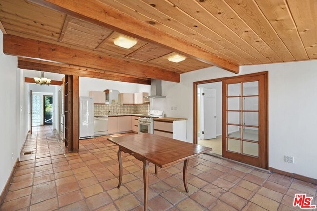 Building Photo - 3460 Angelus Ave