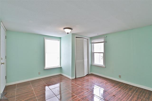 Building Photo - 2428 Maple St