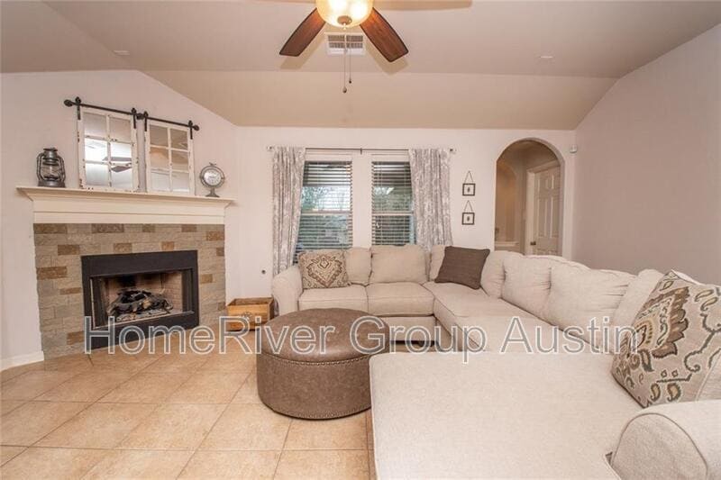 Building Photo - 4235 Fairmeadow Dr