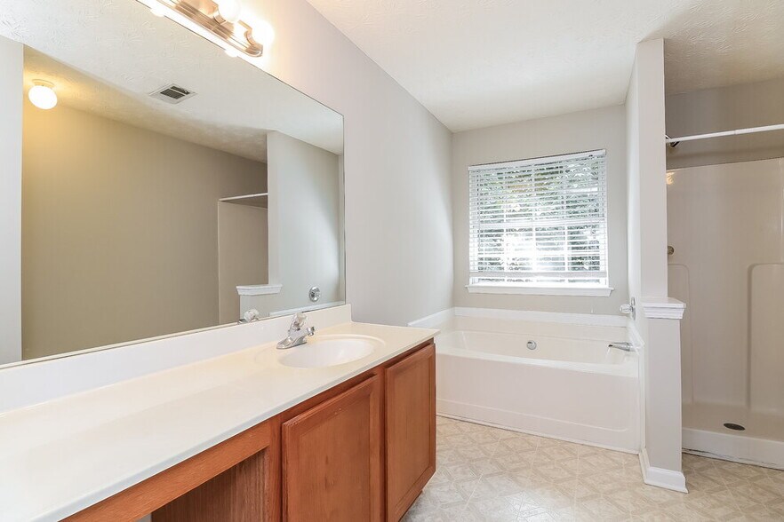 Building Photo - 86 Springbottom Dr SE