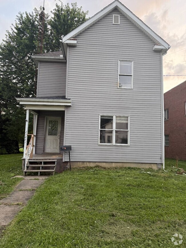 Building Photo - 11661 Rockhill Ave NE