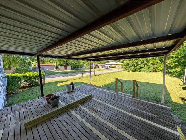 Building Photo - 1701 Sandra Dr