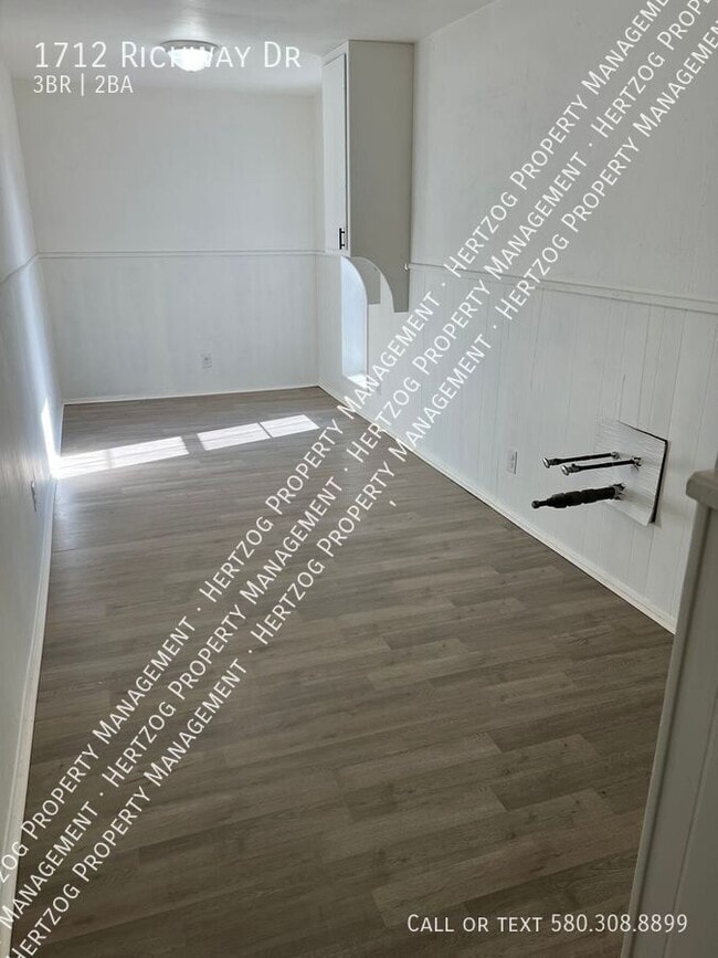 Building Photo - 1712 Richway Dr