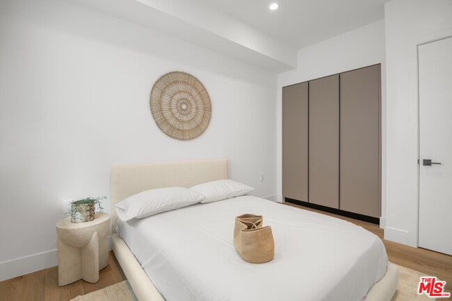 Building Photo - 8326 Blackburn Ave