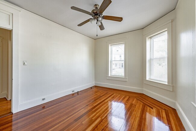 Building Photo - 39 O'Connor Ave