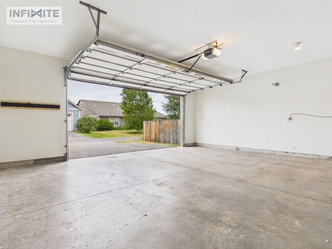 Building Photo - 1169 Forestglen Dr