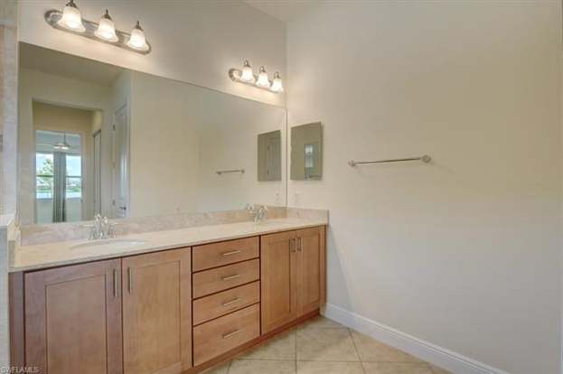 Building Photo - 12762 Fairington Way