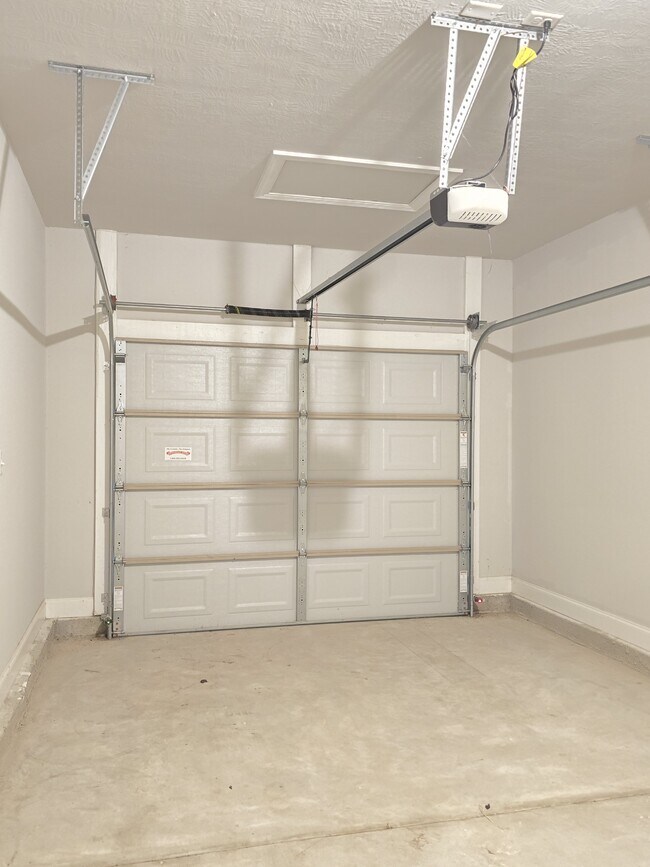 Building Photo - 1810 Butternut Dr