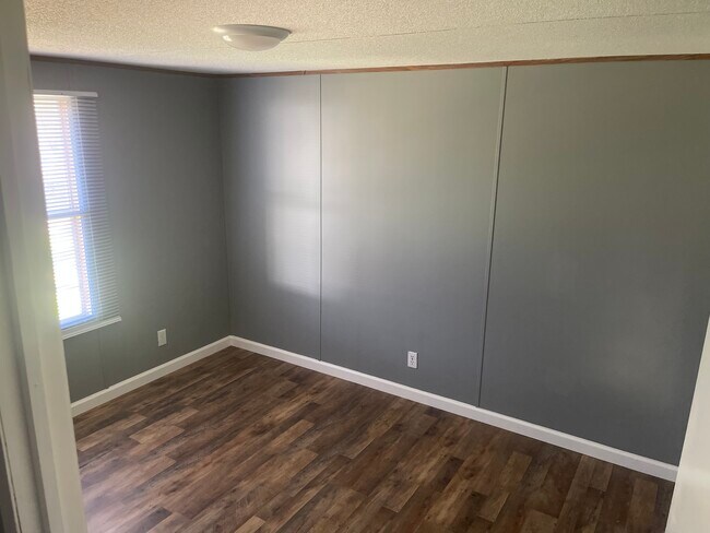 Building Photo - 434 Dundee Cir