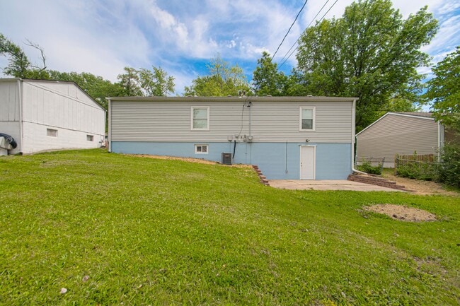 Building Photo - 6306 E 153 St