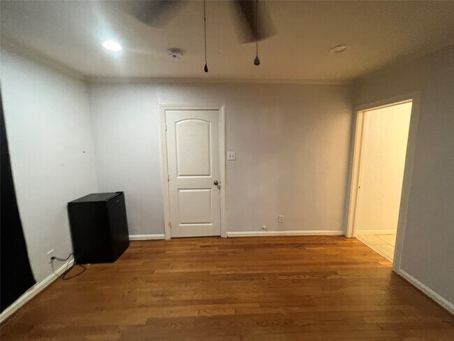 Building Photo - 3607 Rosalie St