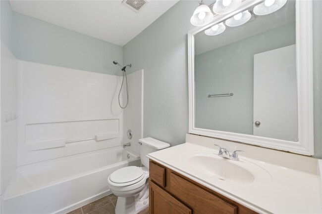 Building Photo - 1613 Palcio Real Dr