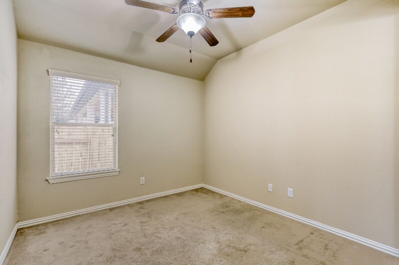 Building Photo - 1921 Autumn Run Ln