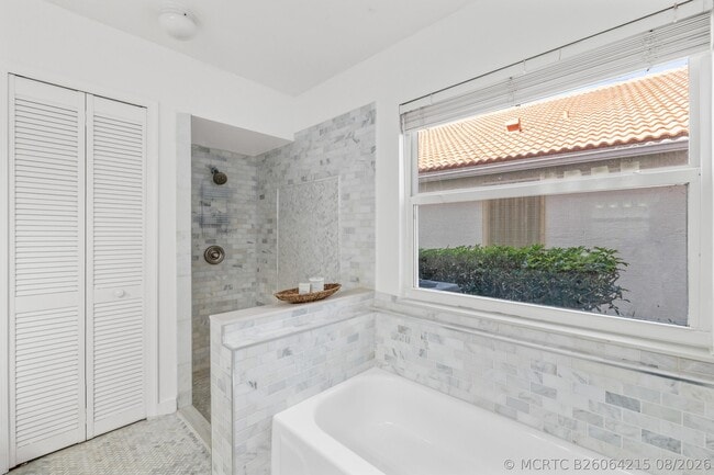 Building Photo - 2650 Fairway Cove Ct