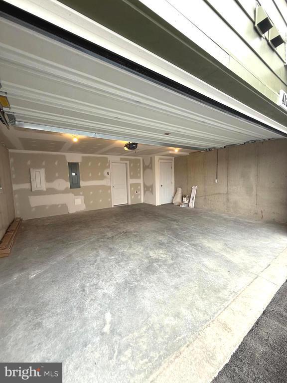 Building Photo - 4125 Ridgeview Ave