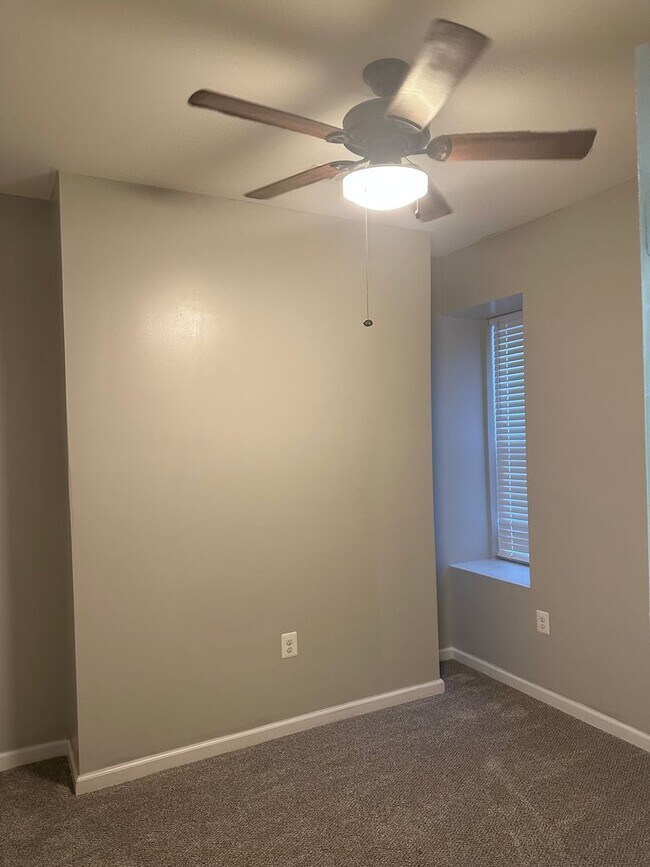 Building Photo - Newly Renovated! Hardwood Flooring First F...