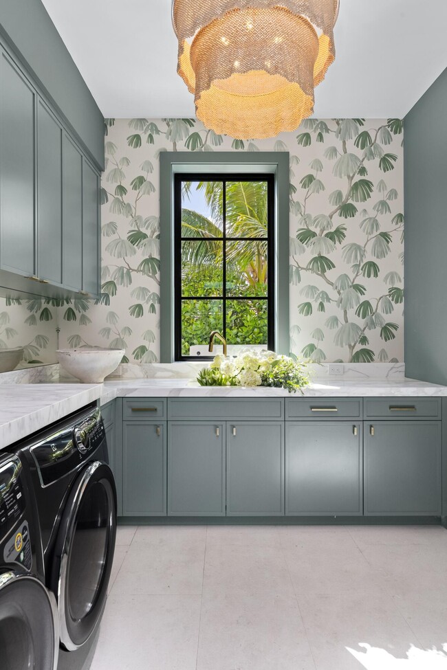 Building Photo - 734 S Ocean Blvd