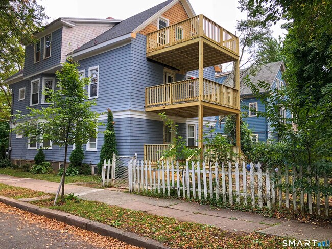 Building Photo - 224 W Rock Ave