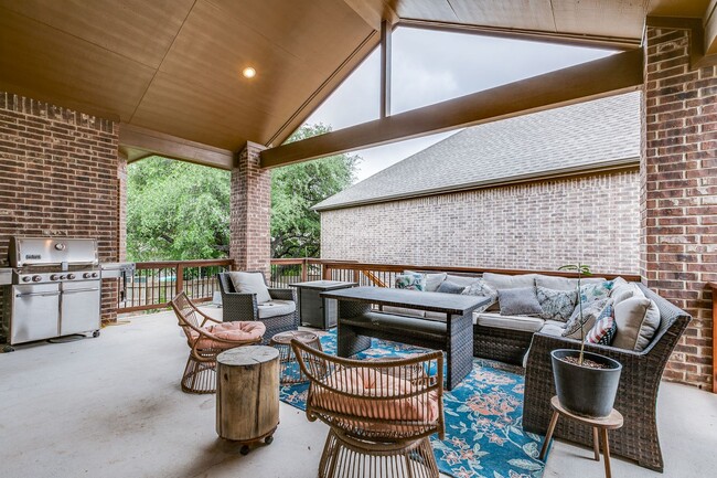 Building Photo - BEAUTIFUL 3-BEDROOM HOME IN THE ENCLAVE AT...