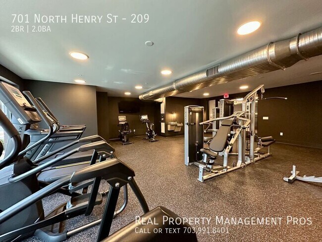 Building Photo - 701 N Henry St