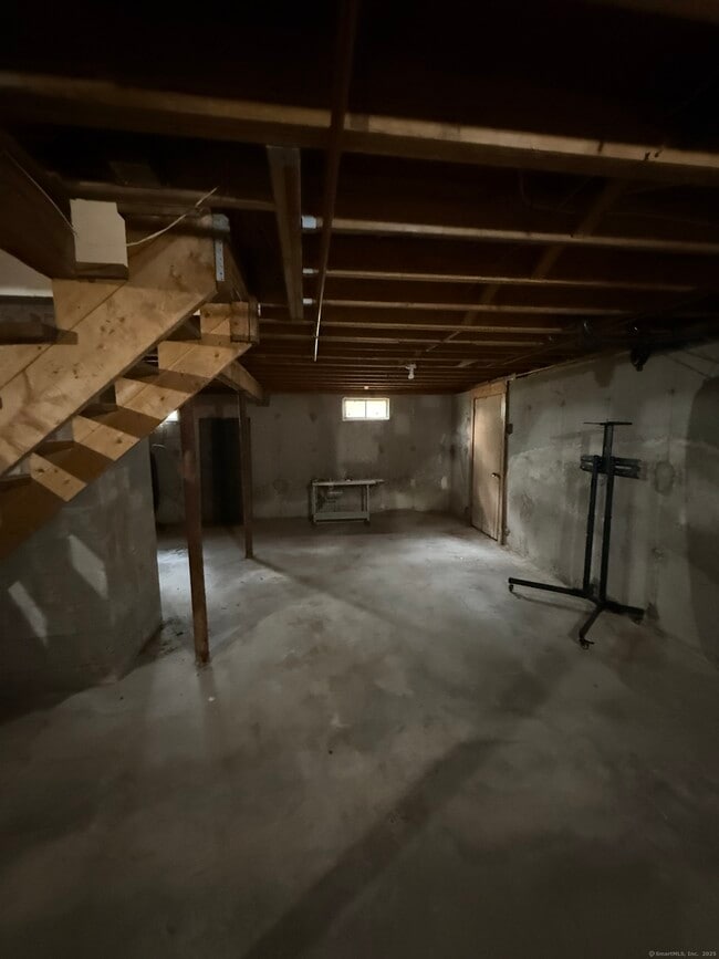 Building Photo - 276 Carriage Way
