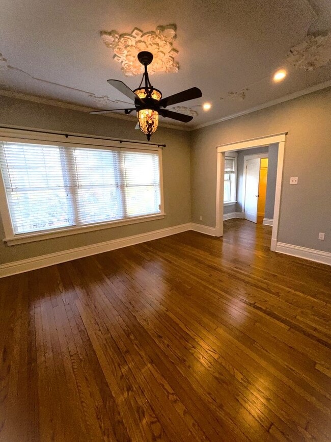 Building Photo - $2100 - AMAZING DESIGNED 2F UNIT LOCATED IN THE CWE!