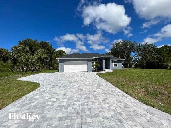 Building Photo - 7411 Wycliff Dr