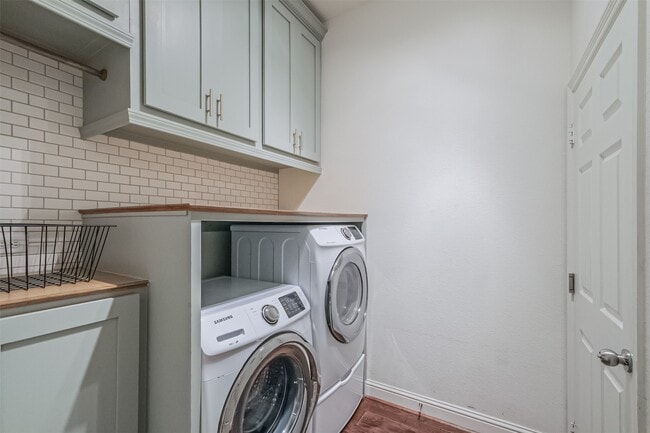 Building Photo - 27002 Calaway Falls Ln