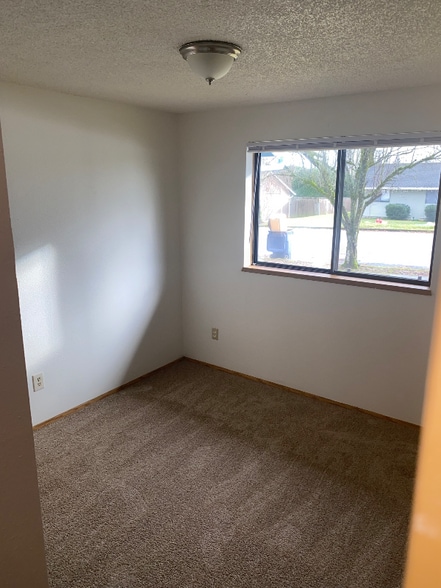 Building Photo - 2716 NW Norwood St