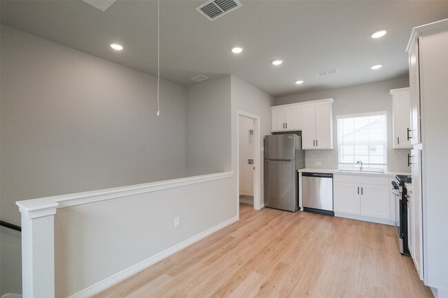 Building Photo - 6434 New York St