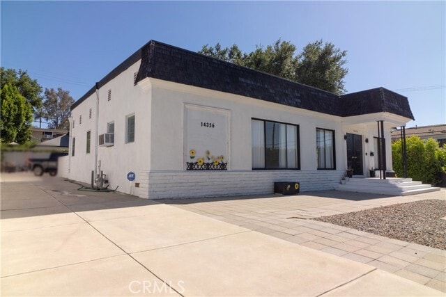 Building Photo - 14356 Greenleaf St
