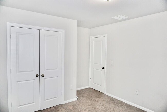 Building Photo - 210 Bent Creek Dr