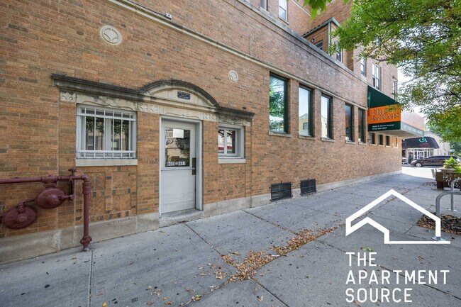 Building Photo - 6409 N Talman Ave