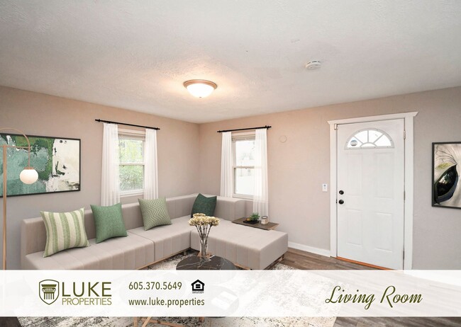 Building Photo - 1417 S Van Eps Ave