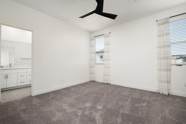 Building Photo - 76305 Columbia Dr