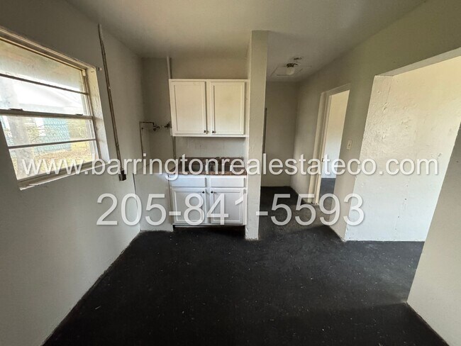 Building Photo - 341 Iota Ave S