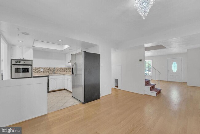 Building Photo - 40 Rittenhouse Dr