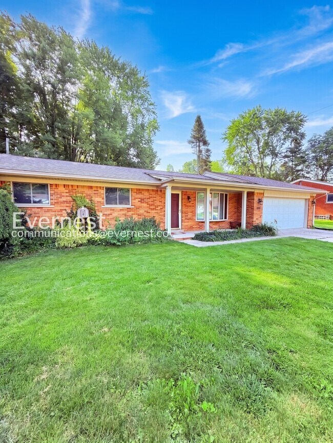 Building Photo - Modern 3-Bedroom, 2-Bath Home with Spacious Garage, Cozy Patio & Pet-Friendly Living – Available ...