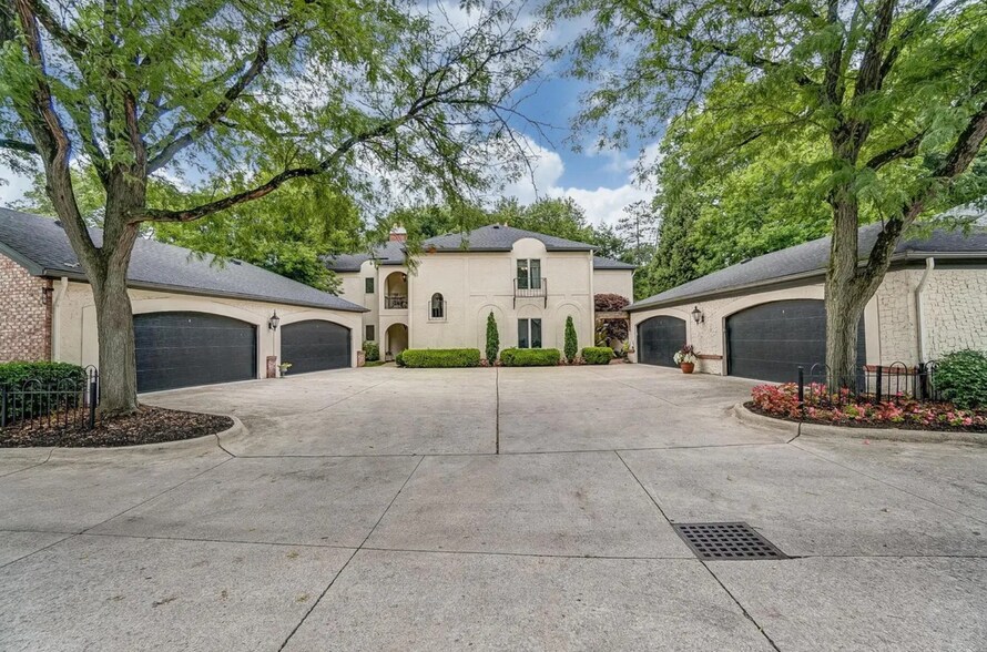 Building Photo - 90 Bishop Sq