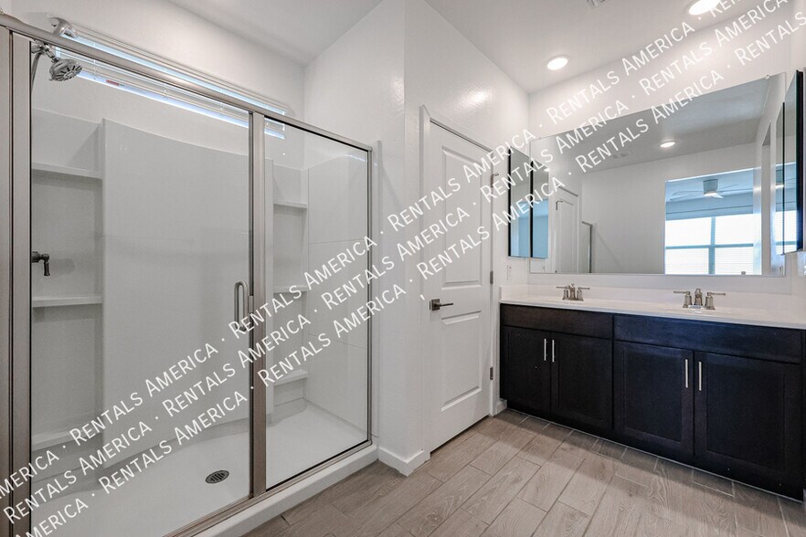 Building Photo - 40322 W Hillman Dr