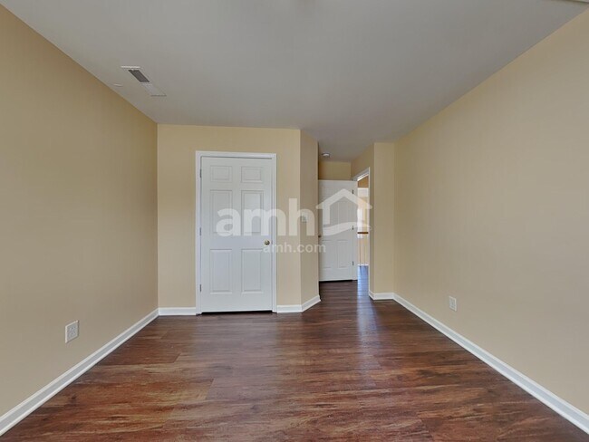 Building Photo - 1432 Cantwell Ct