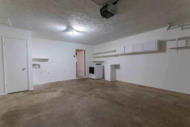 Building Photo - 511 Hill St