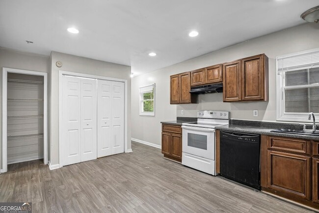 Building Photo - 1005 Westmoor Dr NW