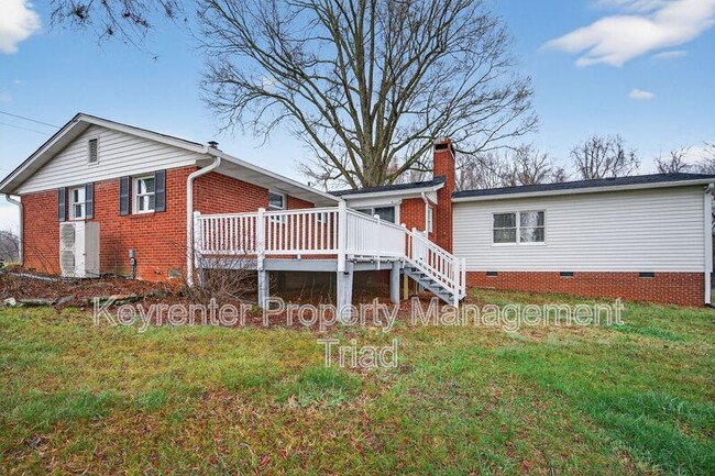 Building Photo - 8022 Linville Rd