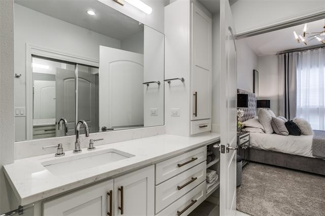 Building Photo - 3225 Turtle Creek Blvd