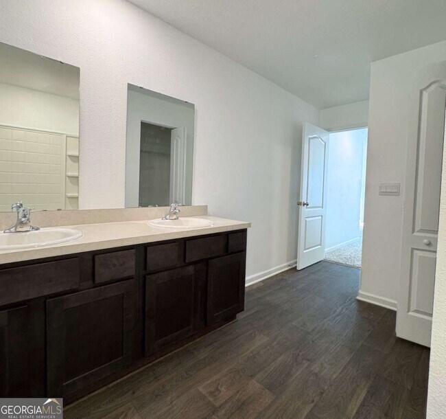 Building Photo - 101 Landing Blvd