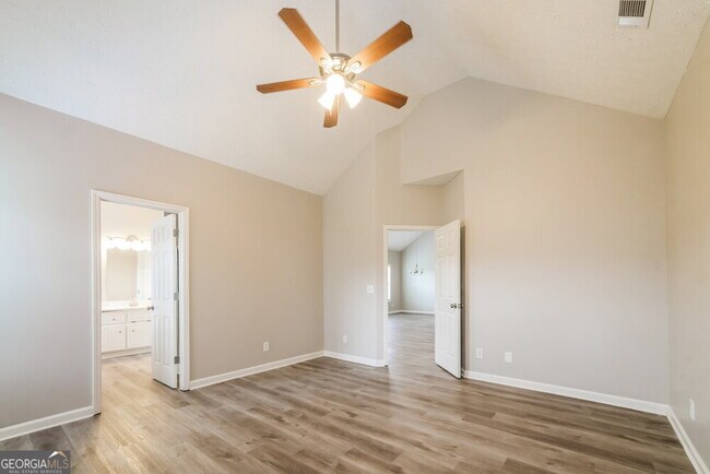 Building Photo - 204 Lee Ct