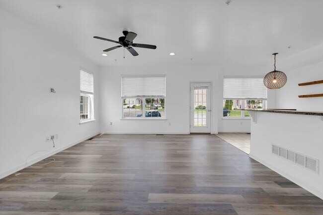 Building Photo - 245 Snapdragon Way