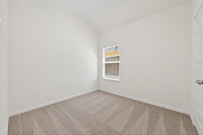 Building Photo - 11864 E Gate Dr