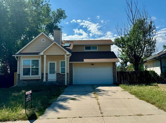 Building Photo - Lovely 3 bedroom/2 bath home in Fountain V...